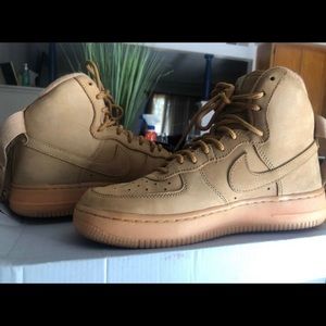 Nike Air Force 1 high Tan gum bottom
